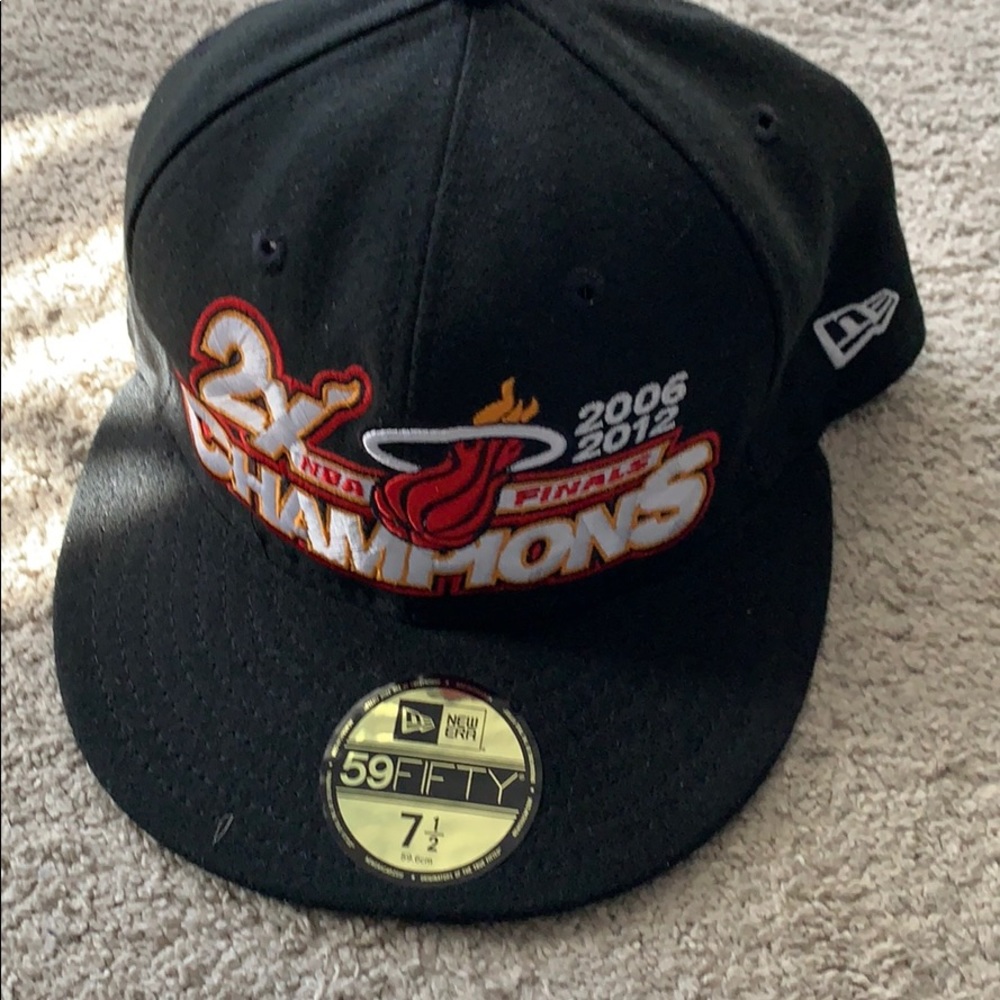 Mitchell & Ness Miami Heat 2x Champions Hat